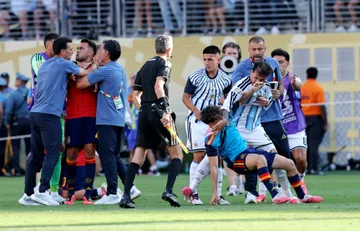 Dani Olmo rebate Ayala após soco na final da Copa: 'Ele está mentindo'