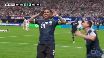 Gary Neville critica Argentina na final da Copa: 'Uma m'