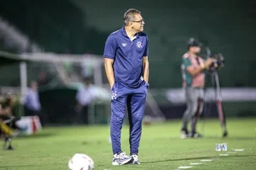 Guarani: Elio Sizenando sob pressão máxima em momento decisivo da Série C