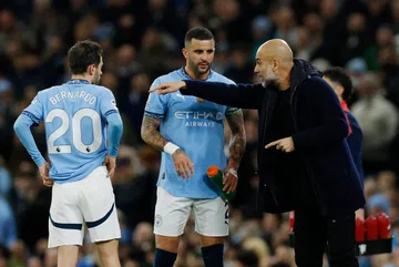 Guardiola chora em documentário sobre atrito com Kyle Walker no Manchester City