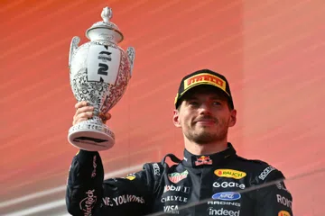 Max Verstappen renova contrato com a Red Bull e garante futuro na F1 até 2030