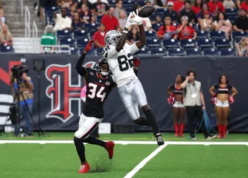 NFL: Raiders viram placar de 20 a 3 e vencem Texans com TD no fim da pré-temporada