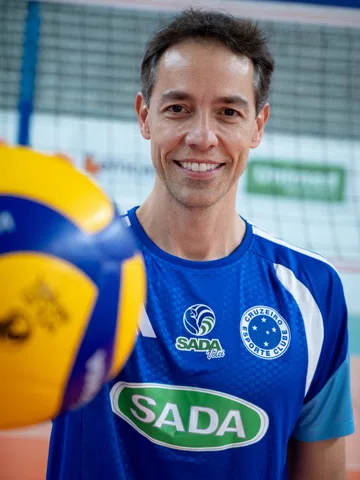 Cruzeiro "desaposenta" Rapha, levantador de 47 anos, para Campeonato Mineiro