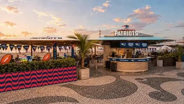 NFL: New England Patriots inaugura quiosque temático na Praia de Copacabana